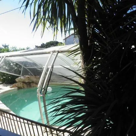 Provencal Avec Piscine A De 10 Personnes Dom wakacyjny