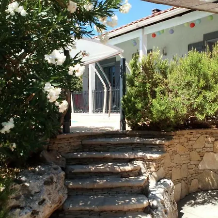 Provencal Avec Piscine A De 10 Personnes Dom wakacyjny