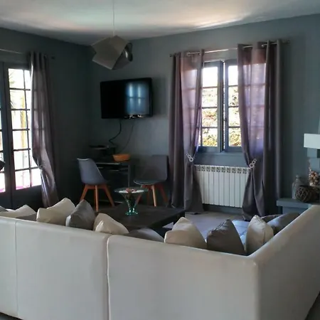 Provencal Avec Piscine A De 10 Personnes Vias